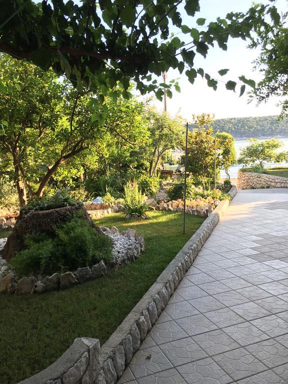 Apartment Biserka Barbat na Rabu ภายนอก รูปภาพ