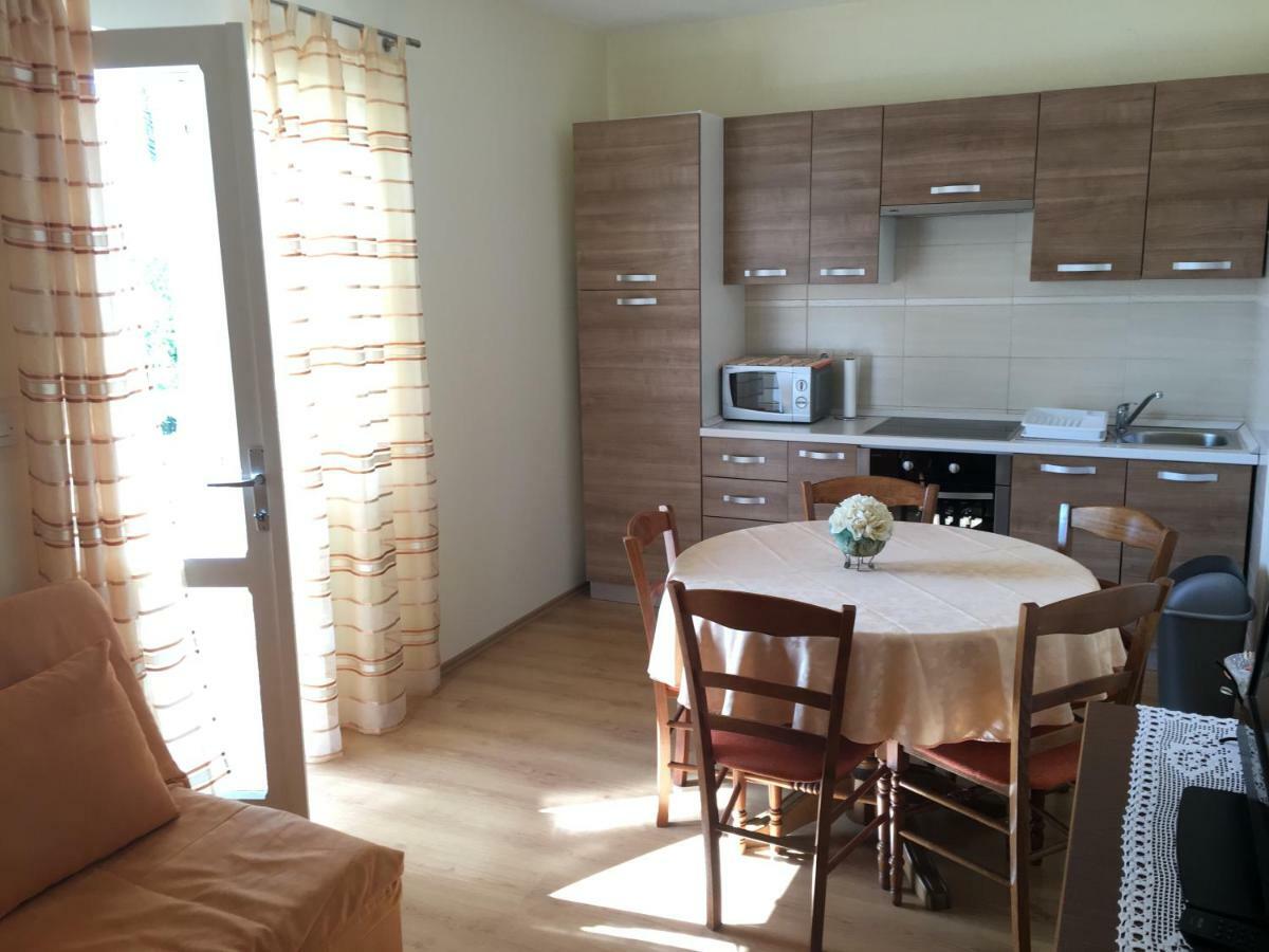 Apartment Biserka Barbat na Rabu ภายนอก รูปภาพ