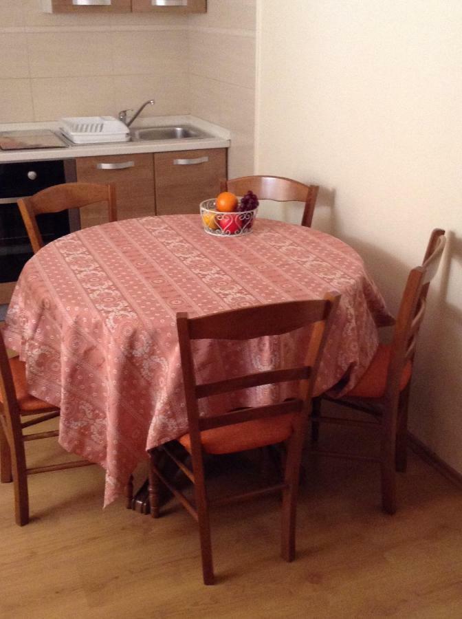 Apartment Biserka Barbat na Rabu ภายนอก รูปภาพ