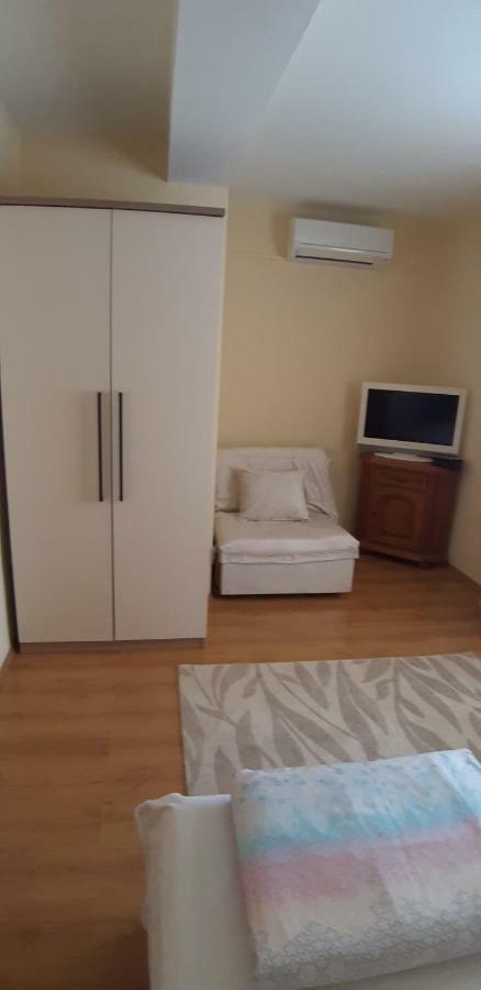 Apartment Biserka Barbat na Rabu ภายนอก รูปภาพ