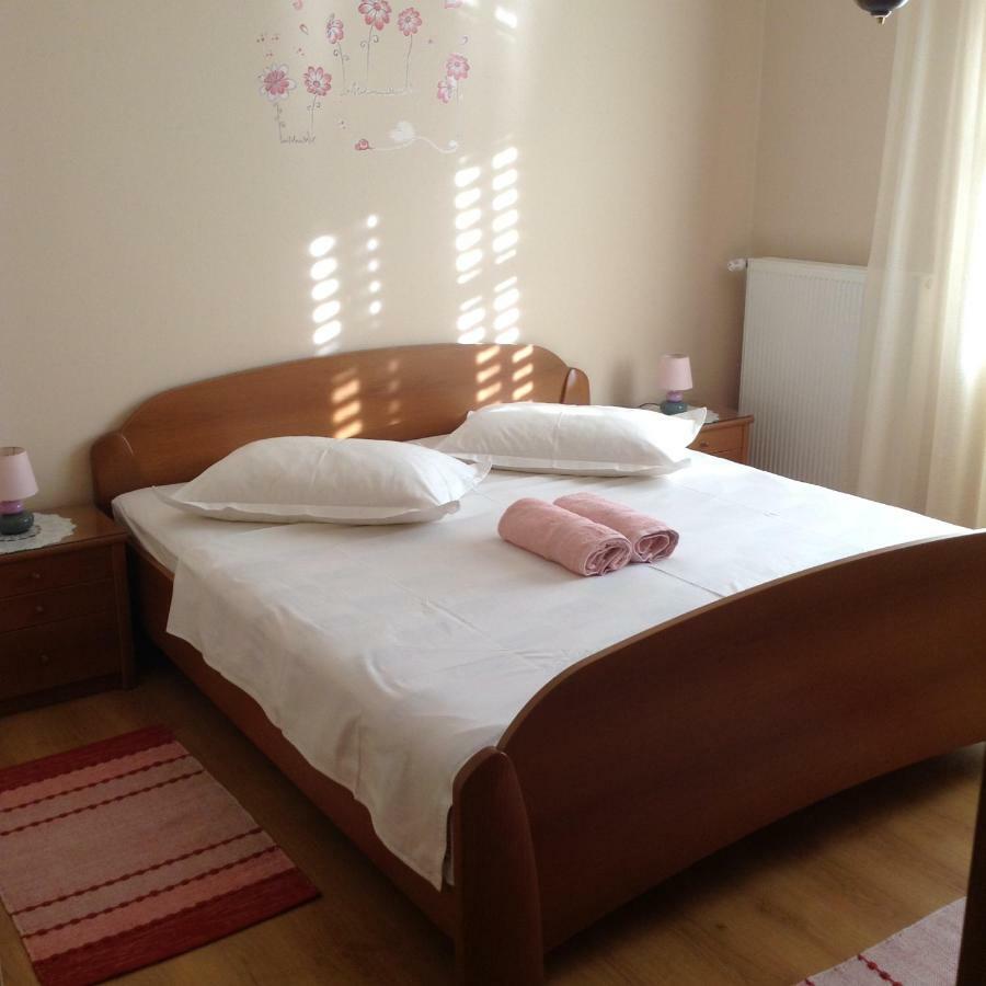 Apartment Biserka Barbat na Rabu ภายนอก รูปภาพ