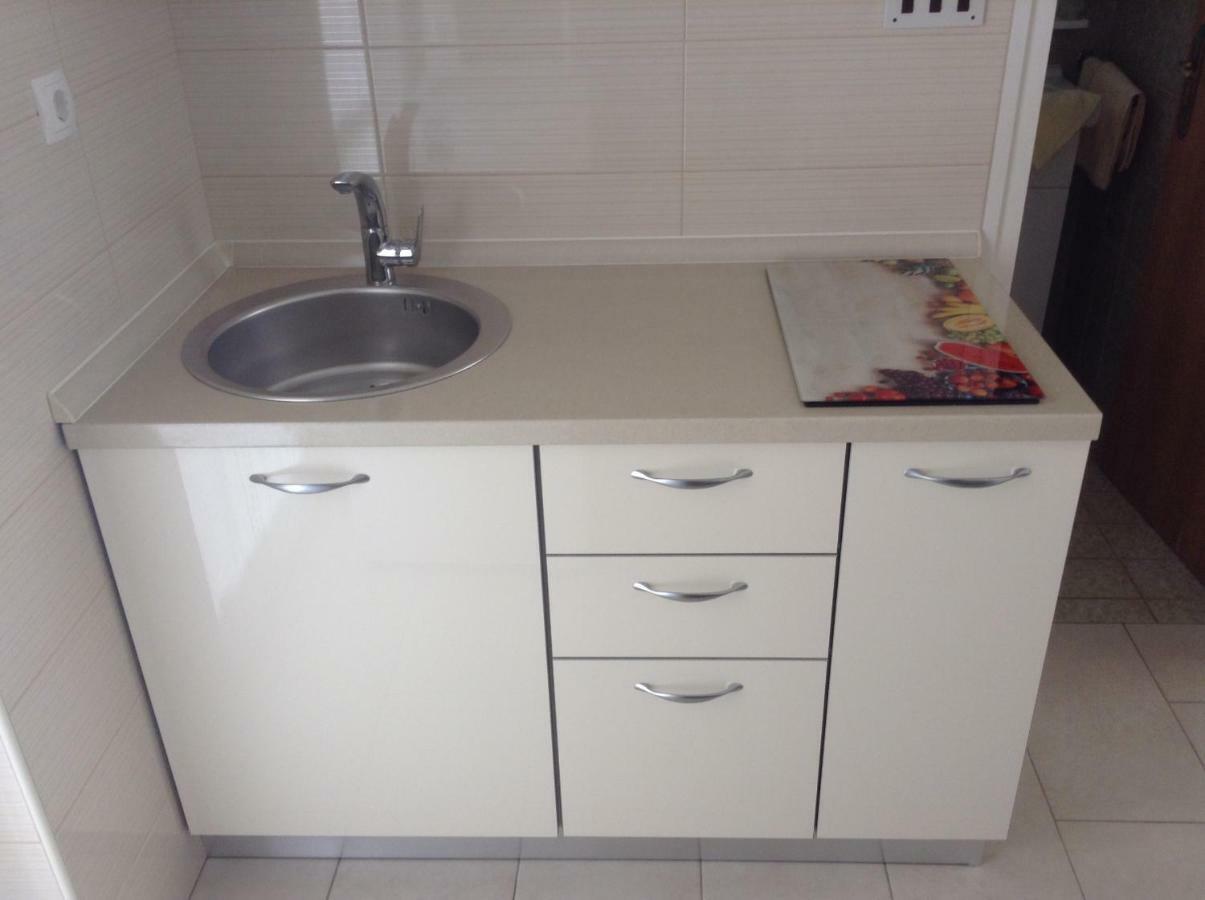 Apartment Biserka Barbat na Rabu ภายนอก รูปภาพ
