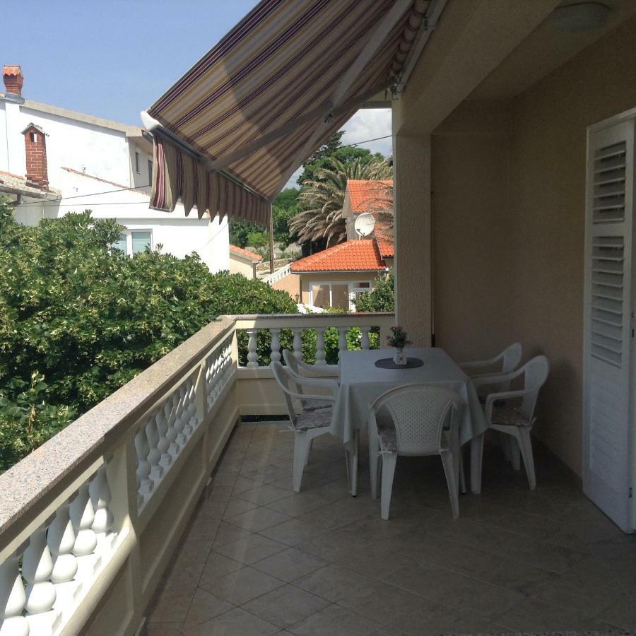 Apartment Biserka Barbat na Rabu ภายนอก รูปภาพ